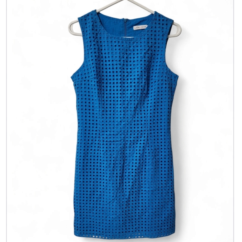 Alfred Sung cotton blue eyelet sleeveless dress - Size 4